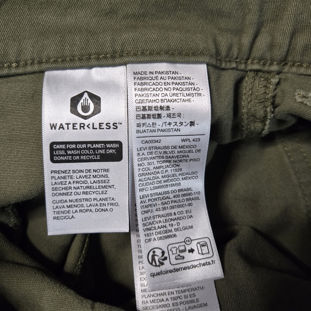 Levis Olive Green Women's Shorts - Picture 3 of 7